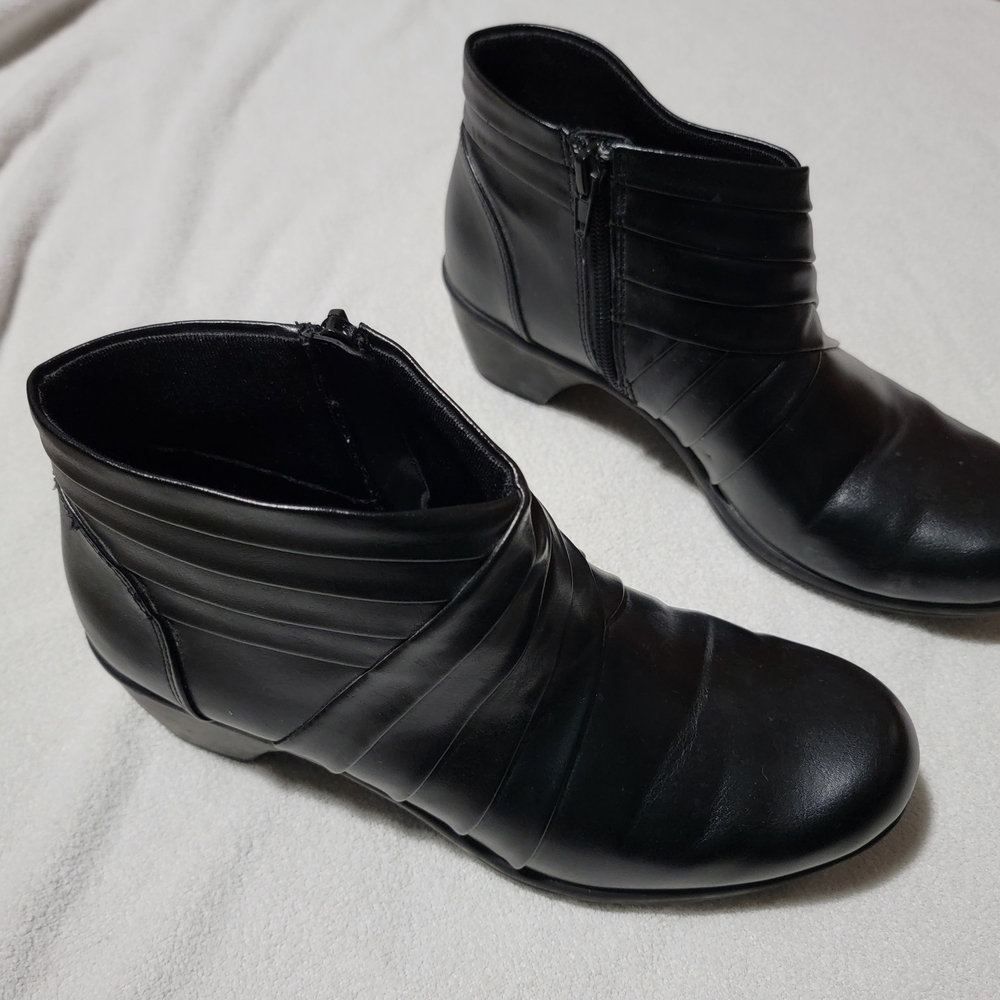 Comfort Plus by Predictions Black Ankle Booties